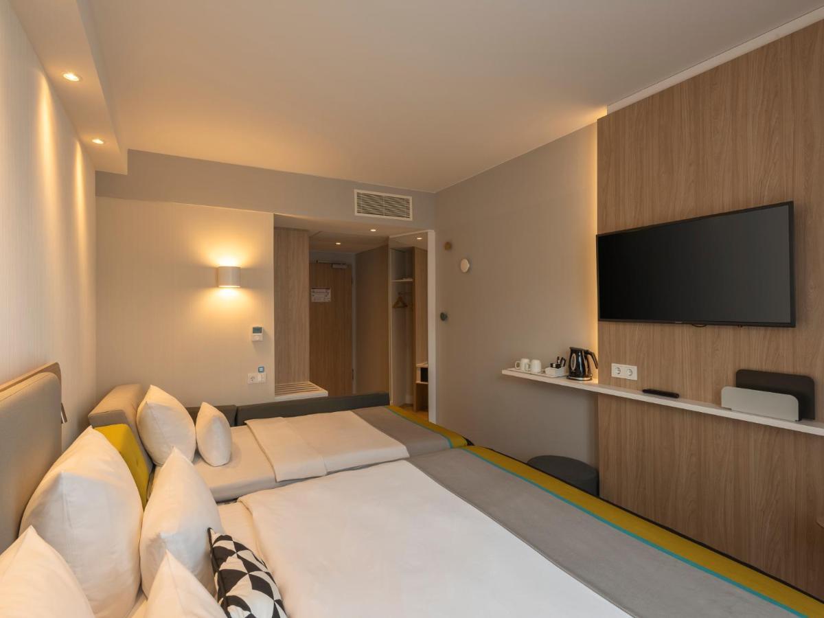 Express : - Ost Hotel