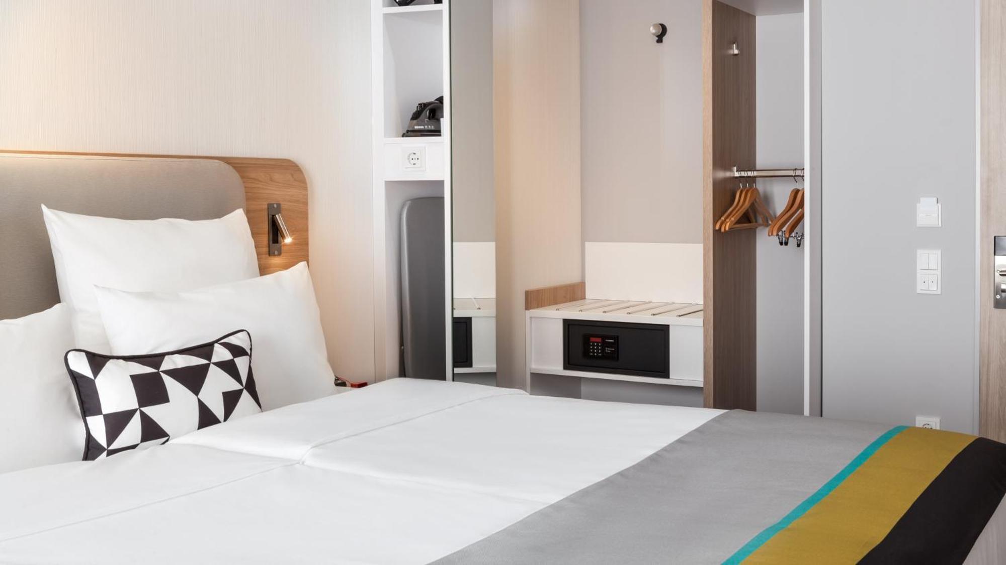 Hotel Express : - Ost
